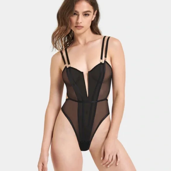 {{bluebella}} Elizabeth Sheer Mesh Bodysuit - Picture 3 of 8